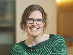Dr. ir. Cathelijne Stoof, natuurbrandscpecialist bij Bodemfysica en Landbeheer. Dr. ir. Cathelijne Stoof, natuurbrandscpecialist bij Bodemfysica en Landbeheer.