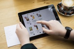 There are also opportunities for nudging online shoppers towards healthy food (photo: ANP). There are also opportunities for nudging online shoppers towards healthy food (photo: ANP).