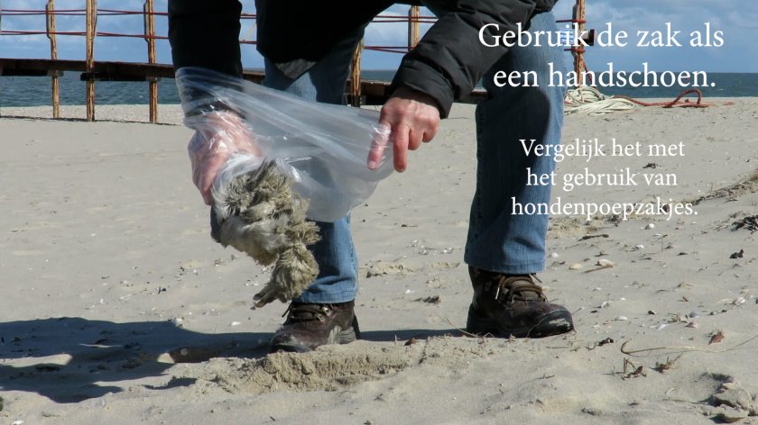 Gebruik een plastic zak om contact te vermijden